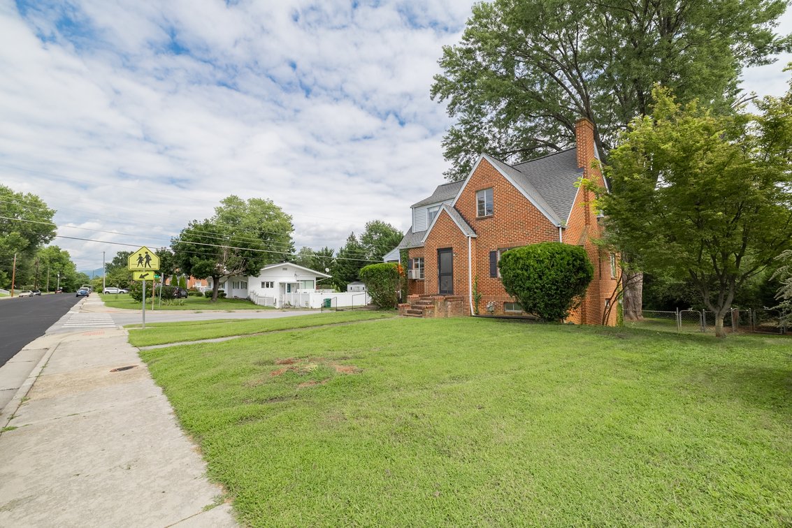 Image for Waynesboro Real Estate Auction
