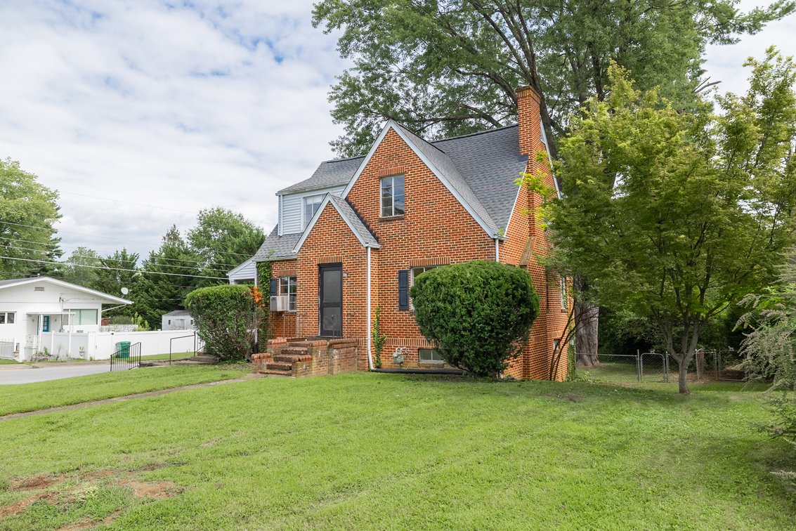 Image for Waynesboro Real Estate Auction