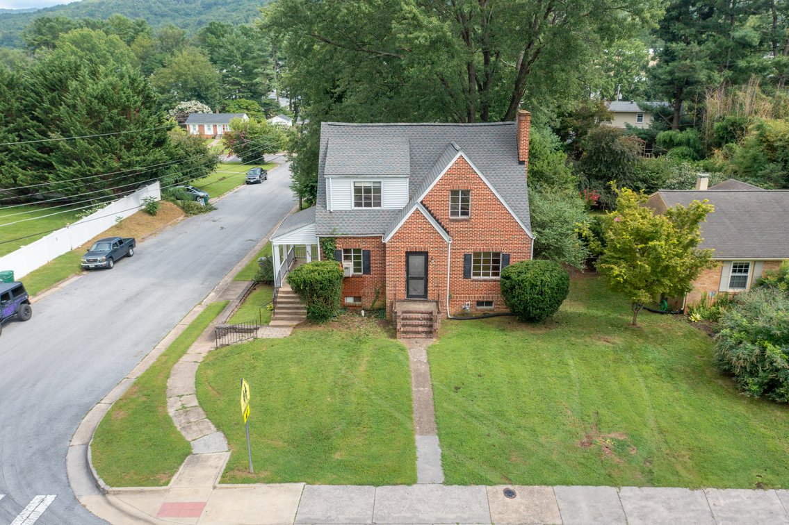 Image for Waynesboro Real Estate Auction
