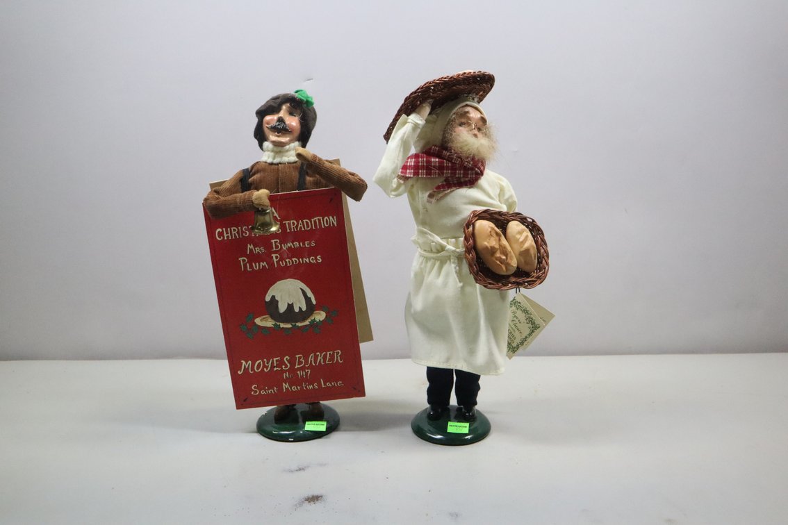 Byers' Choice Carolers