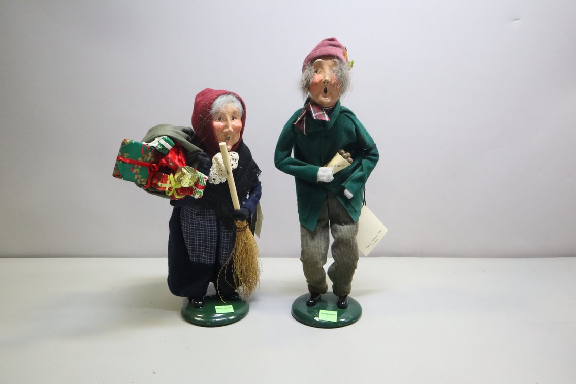 Byers' Choice Carolers