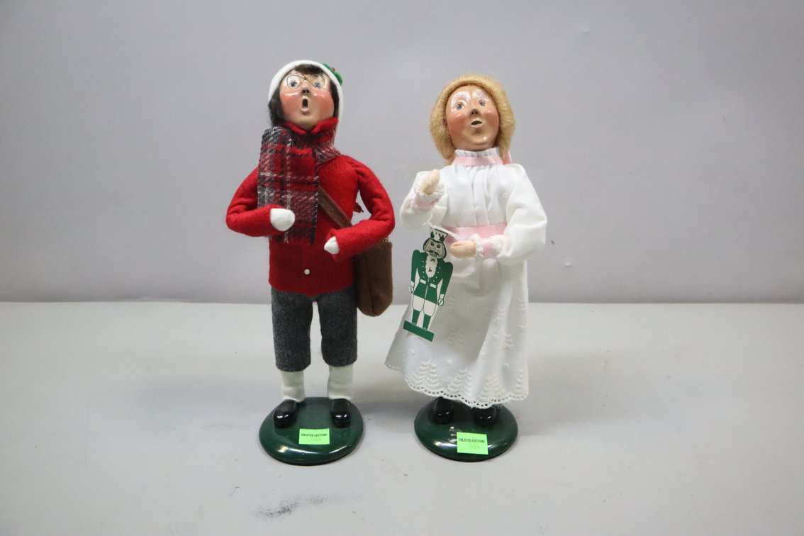 Byers' Choice Carolers