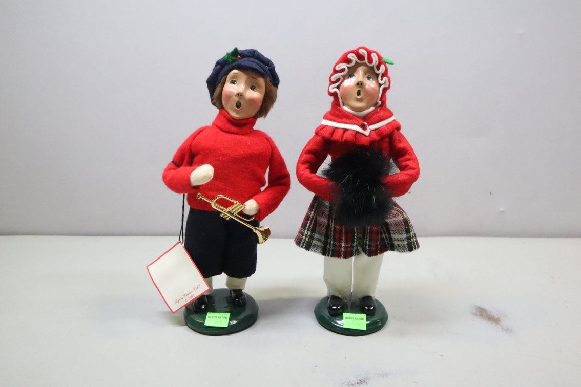 Byers' Choice Carolers
