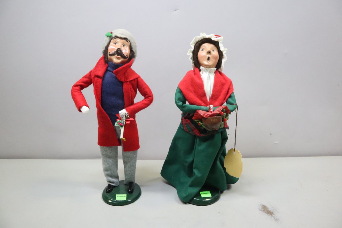 Byers' Choice Carolers
