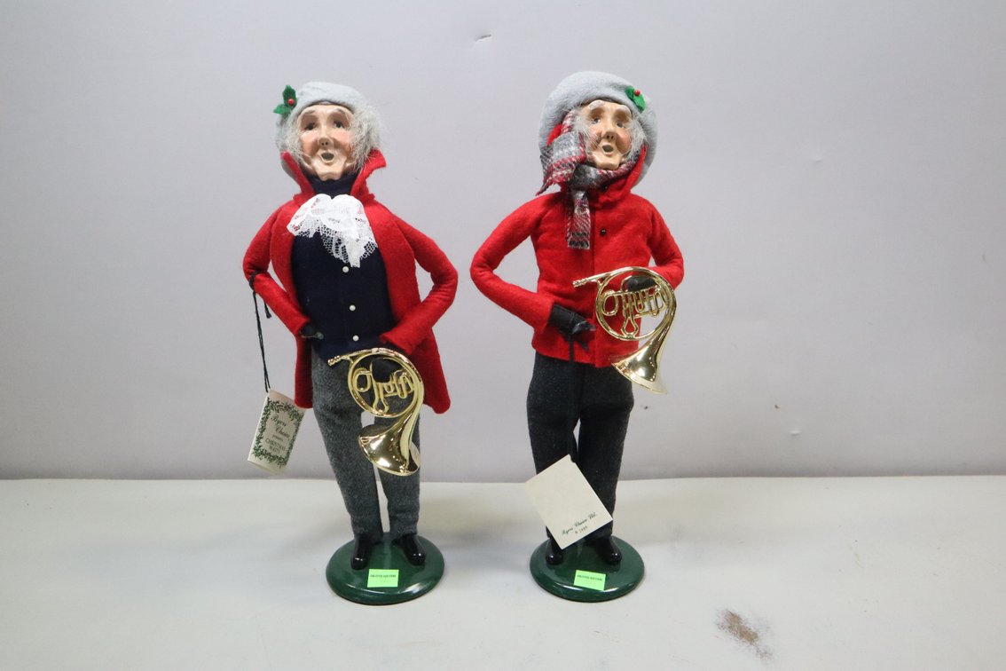 Byers' Choice Carolers