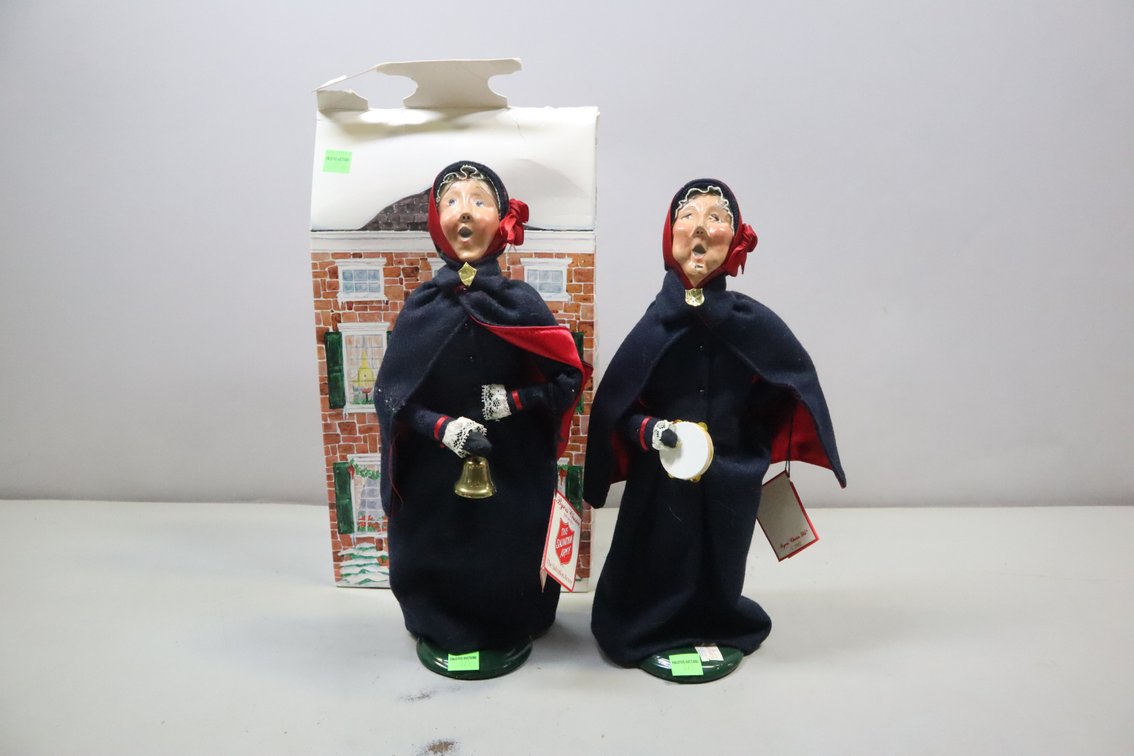 Byers' Choice Carolers