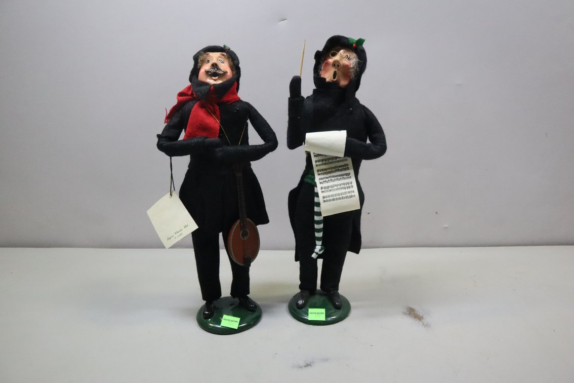 Byers' Choice Carolers