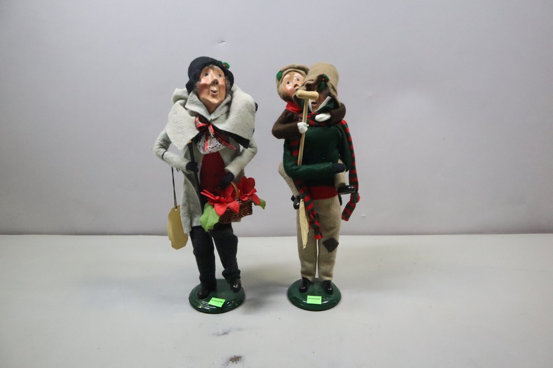 Byers' Choice Carolers