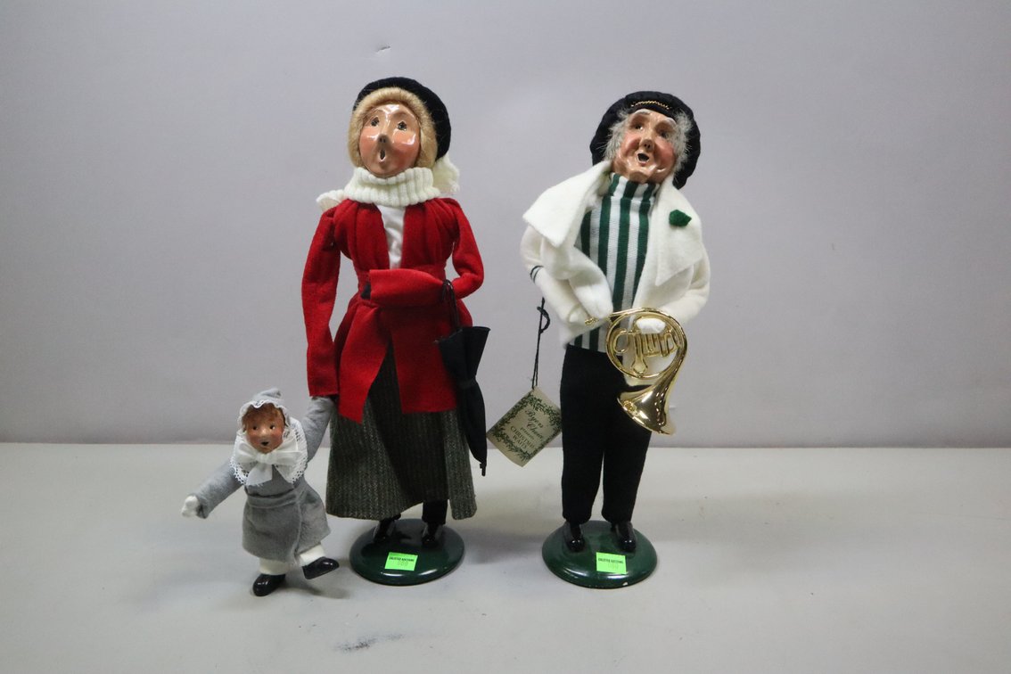 Byers' Choice Carolers