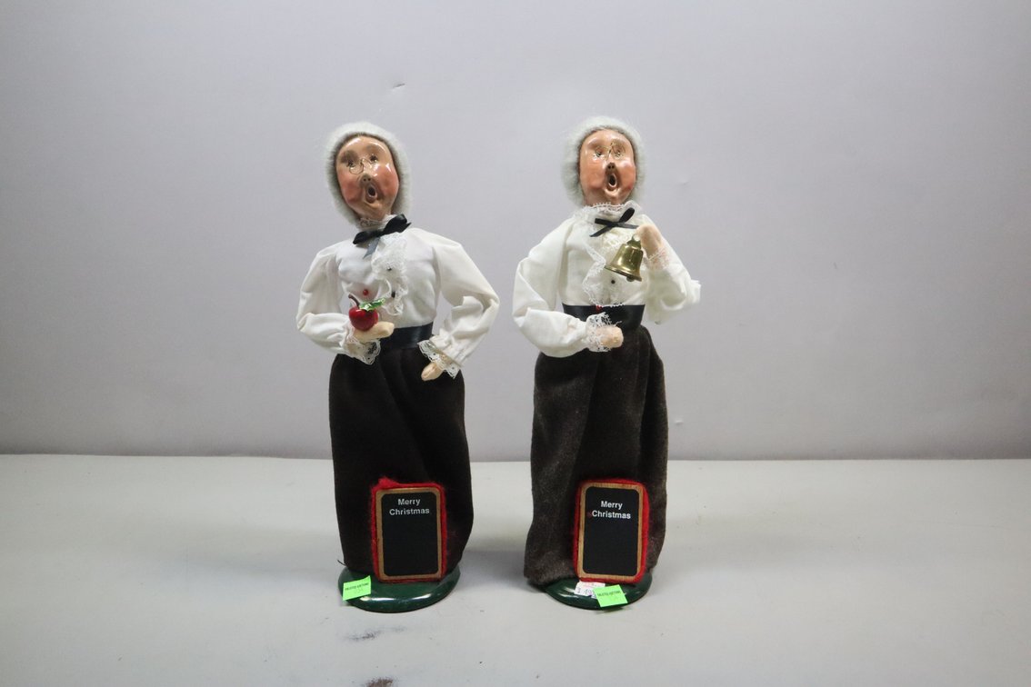 Byers' Choice Carolers