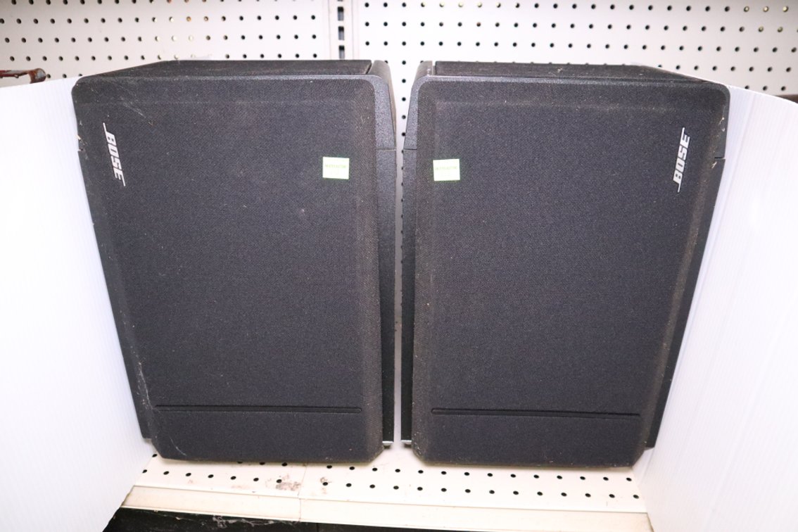 Pair of Bose Speakers