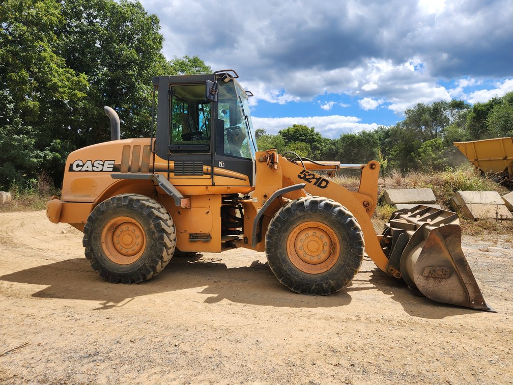 Case 521D rubber wheel articulating loader