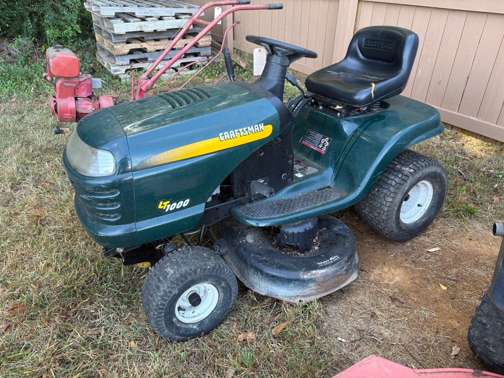 Craftsman LT1000 Riding Mower 