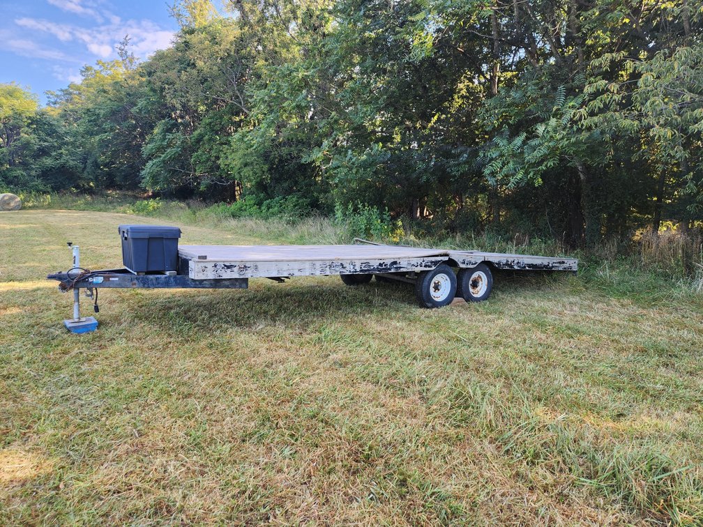 23' Flatbed Trailer