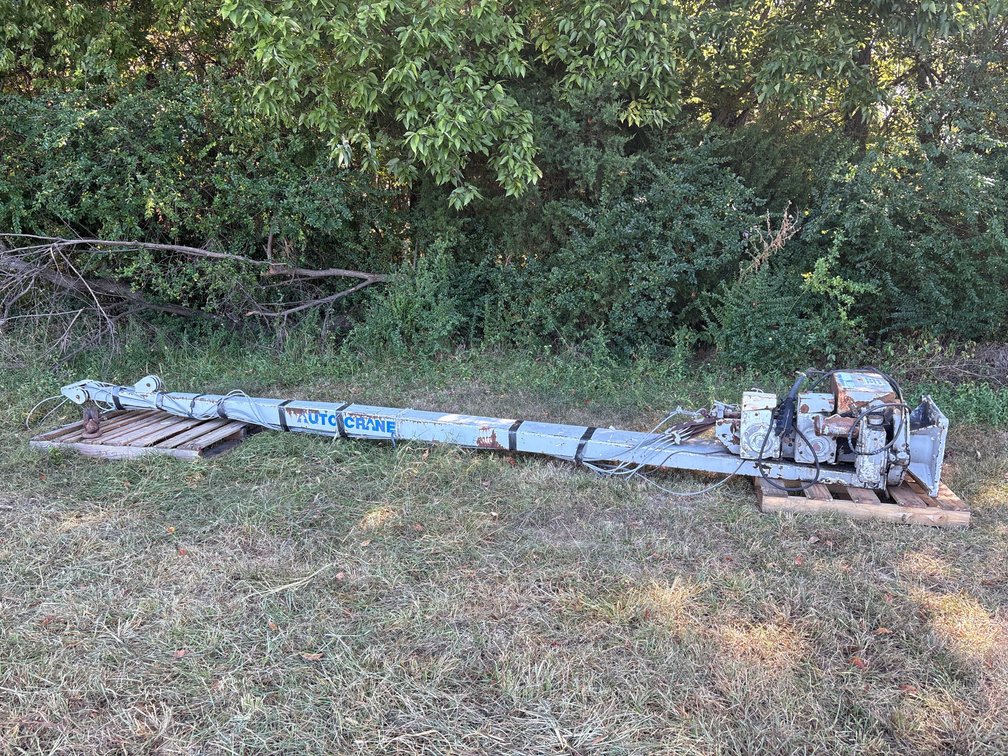 18’ Auto Crane 