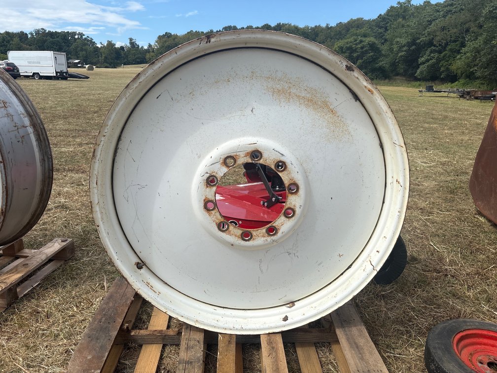 10 Lug Wheel 