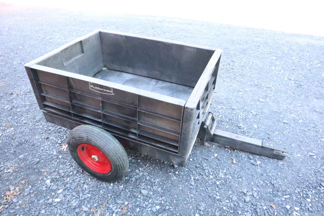 Rubbermaid Utility Dump Cart