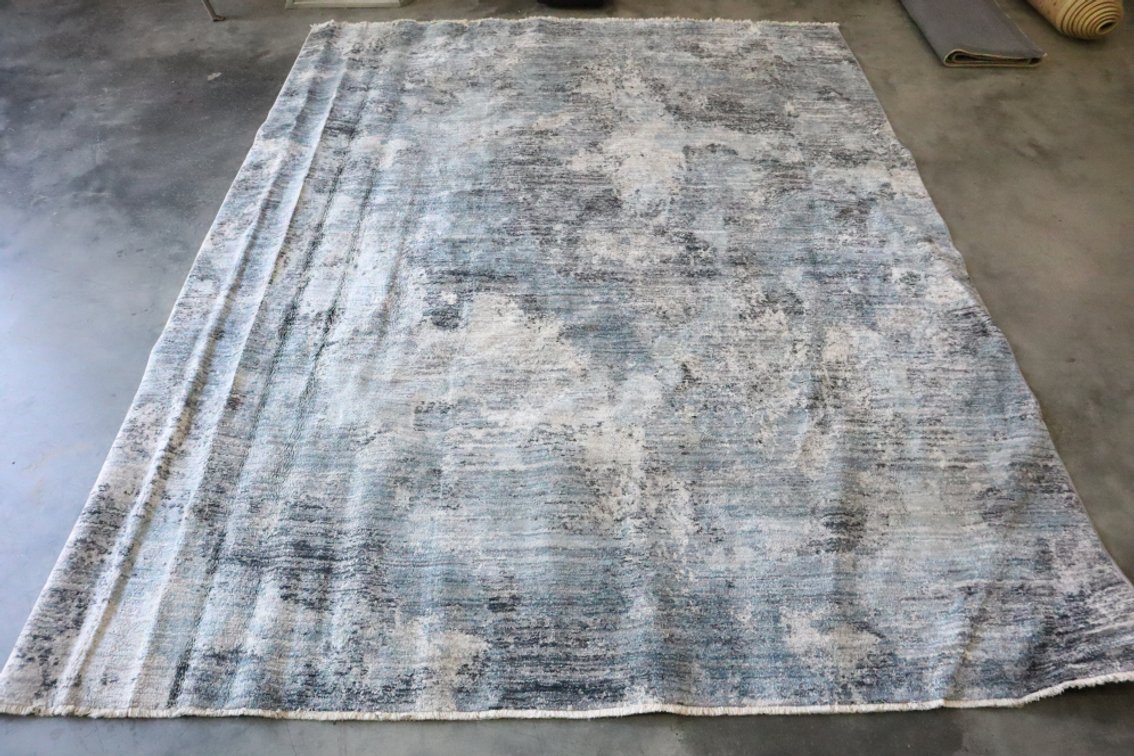 7'10"X 10' Rug