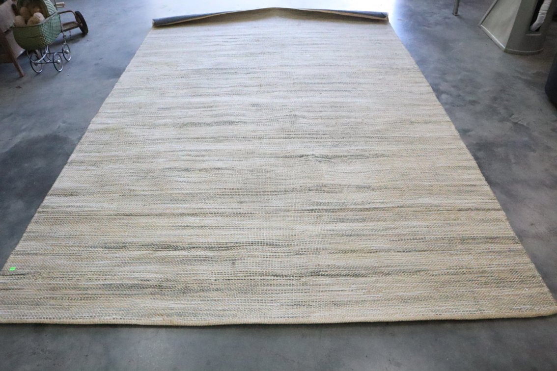 7'X10' Rug