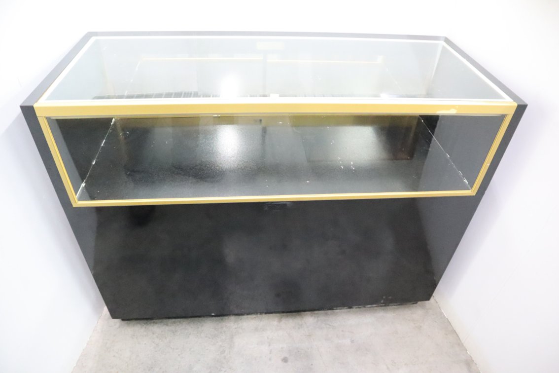 Glass Showcase Counter, No Key