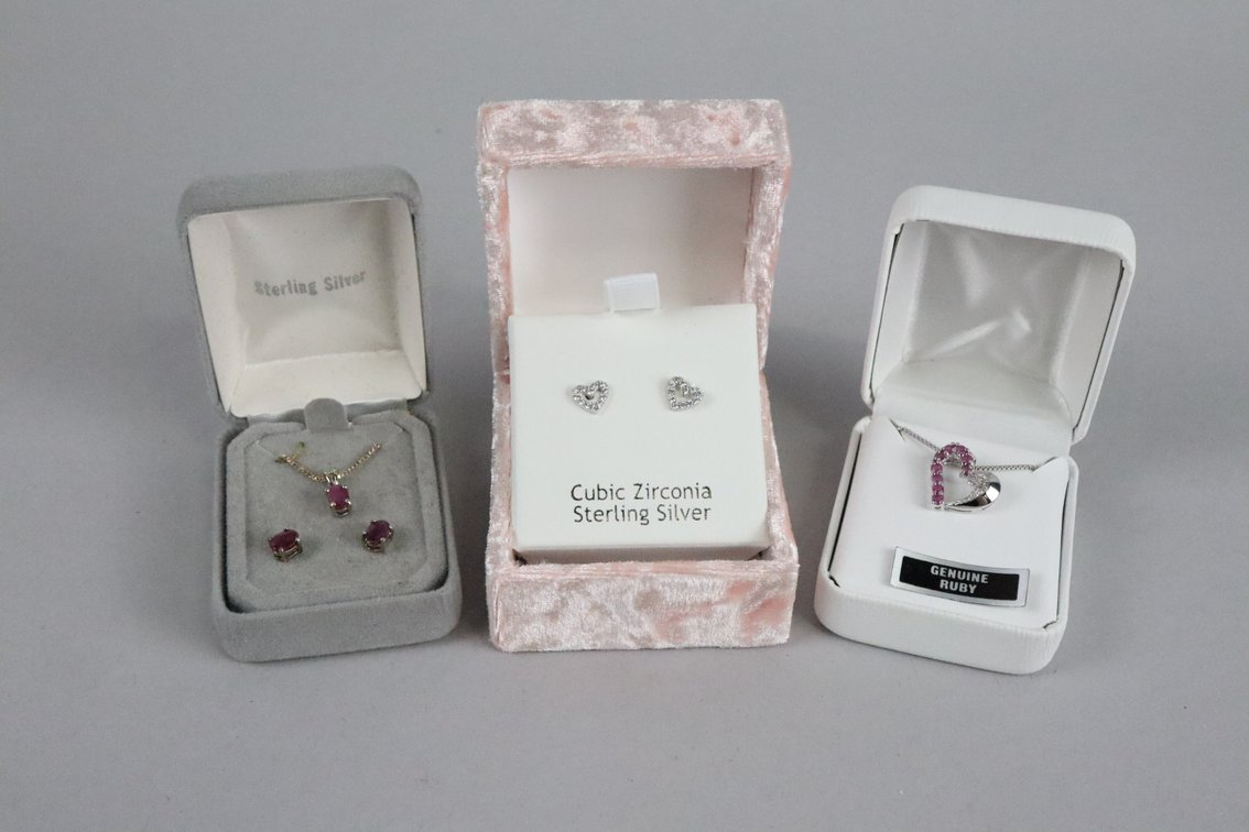 SS gen ruby heart pendant on chaine, SS gen ruby pendant on chain with ruby studs, SS cubic zirconia heart studs
