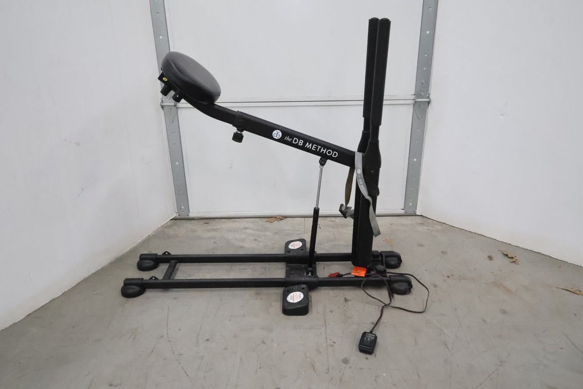 DB Method Squat Machine