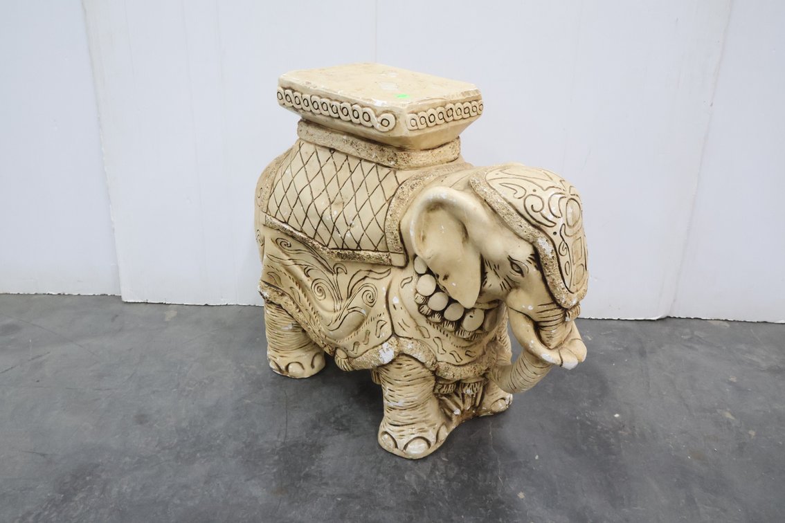 Ceramic Elephant Stand