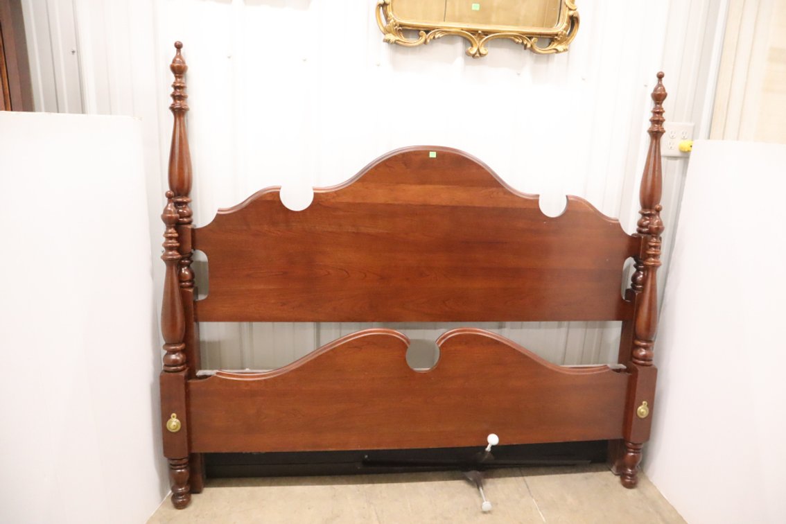 Queen/Full Bedframe
