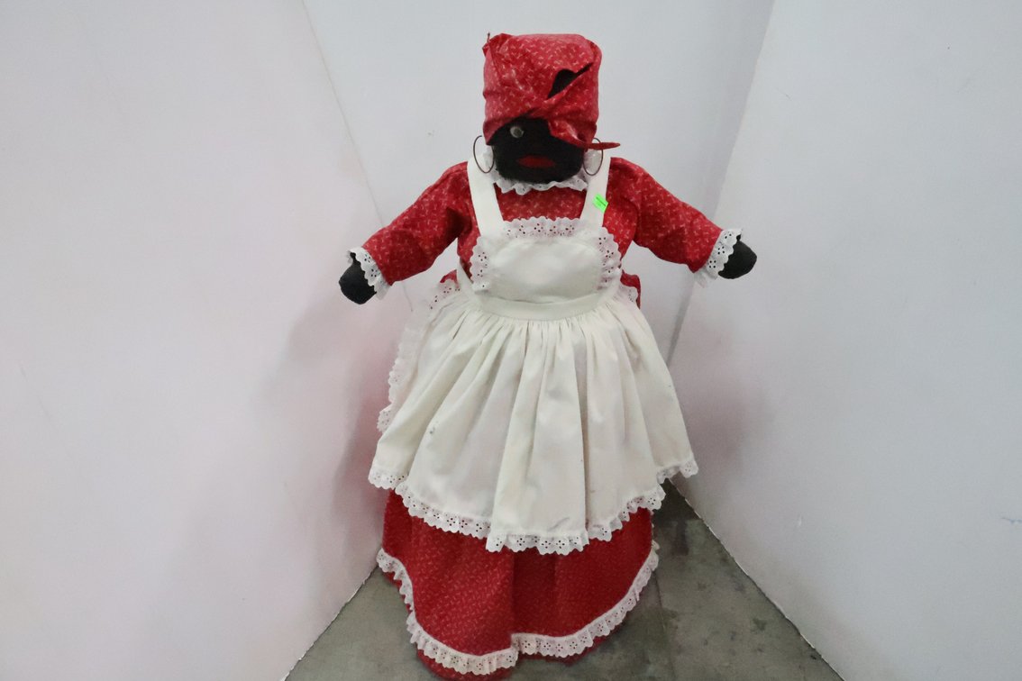 Contemporary Mammy Decor