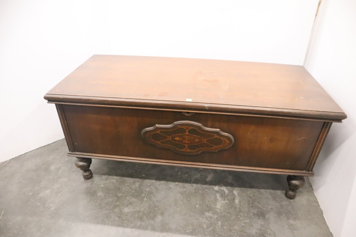 Lane Cedar Chest