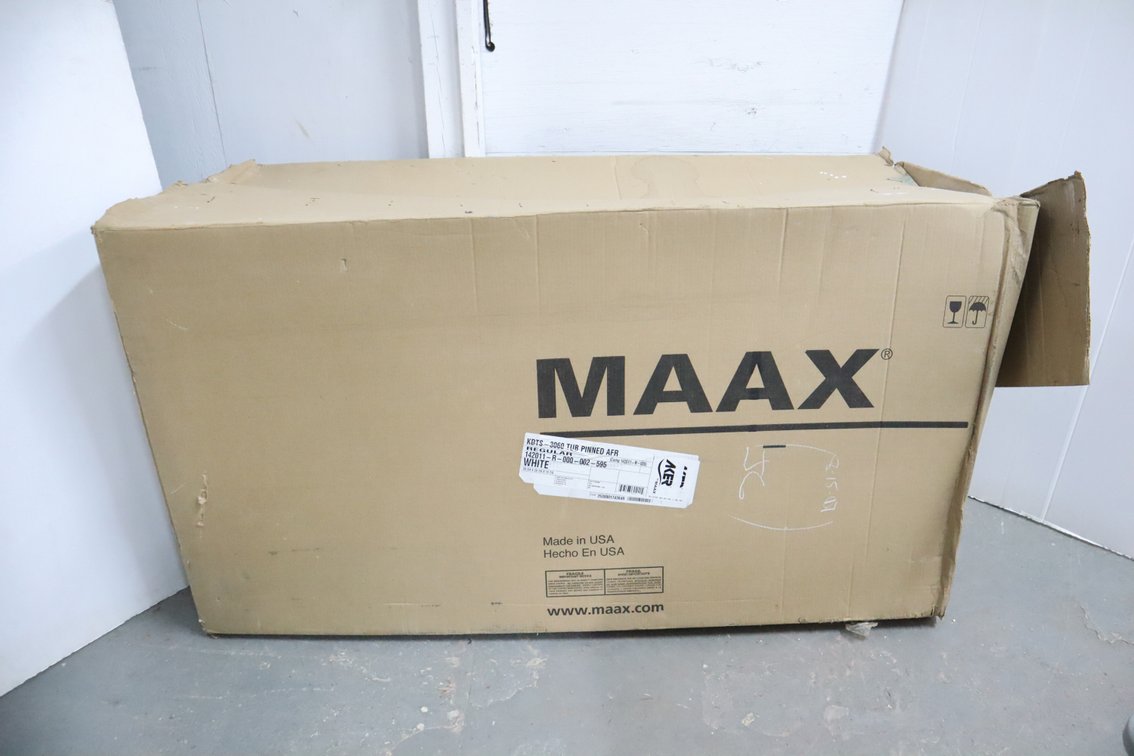 Maax Bathtub