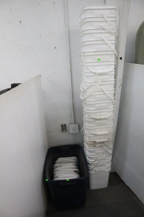 5 Gallon Buckets With Lids