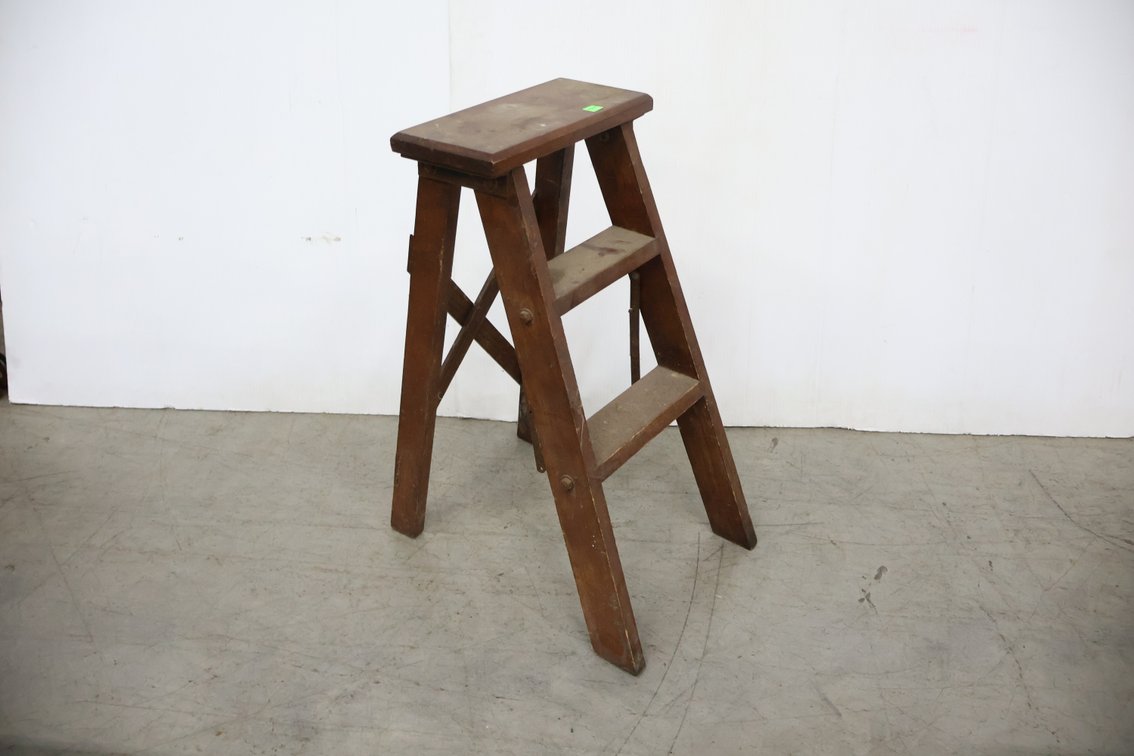 Wooden Step Ladder