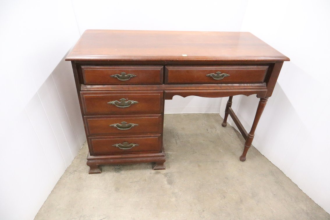 Kneehole Desk