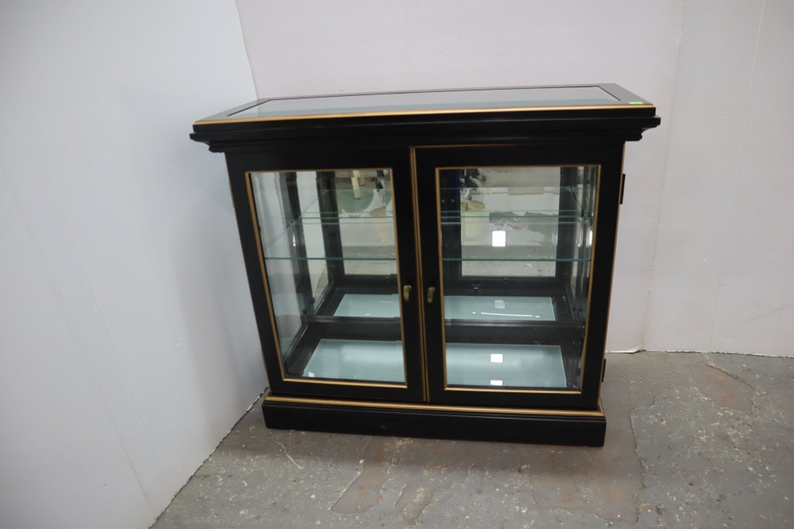 Illuminated Display Cabinet