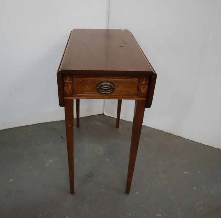 Biggs Federal Style Pembroke Table