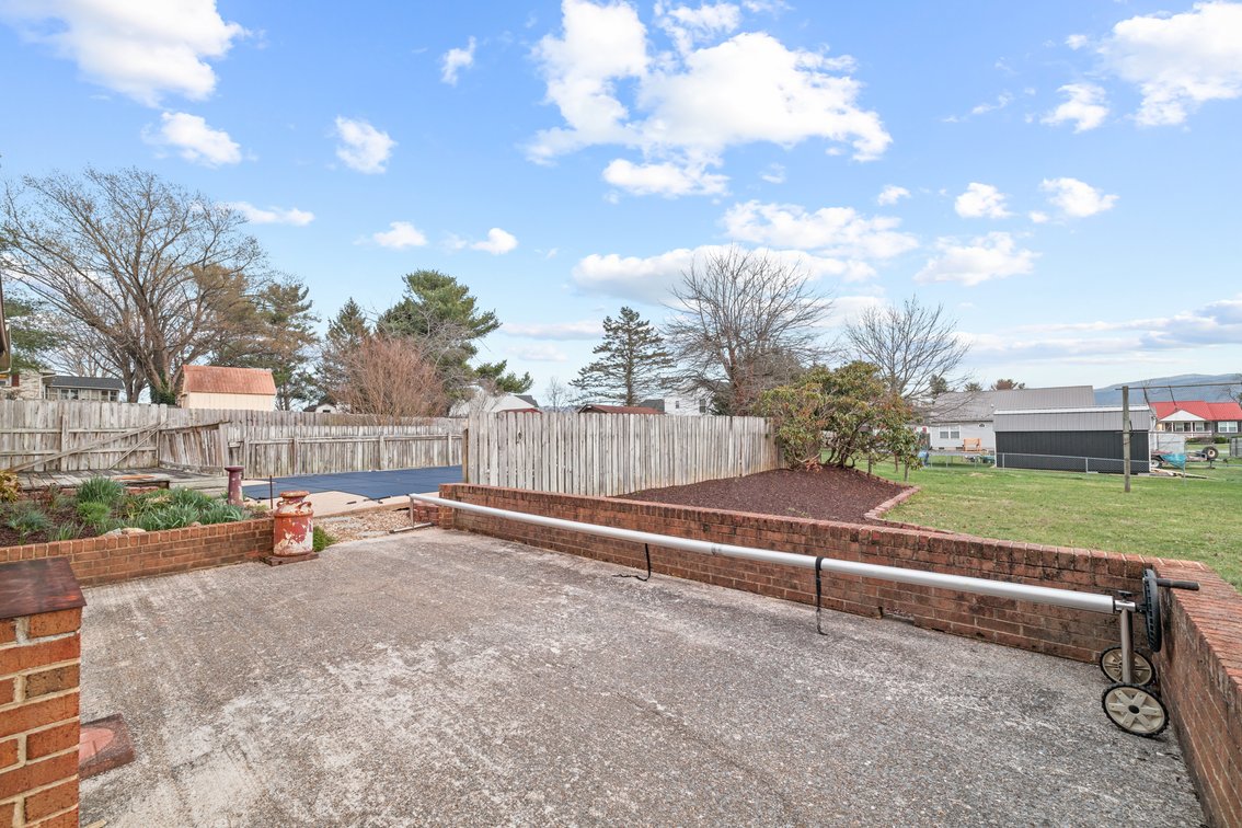 Image for Stuarts Draft Real Estate Auction