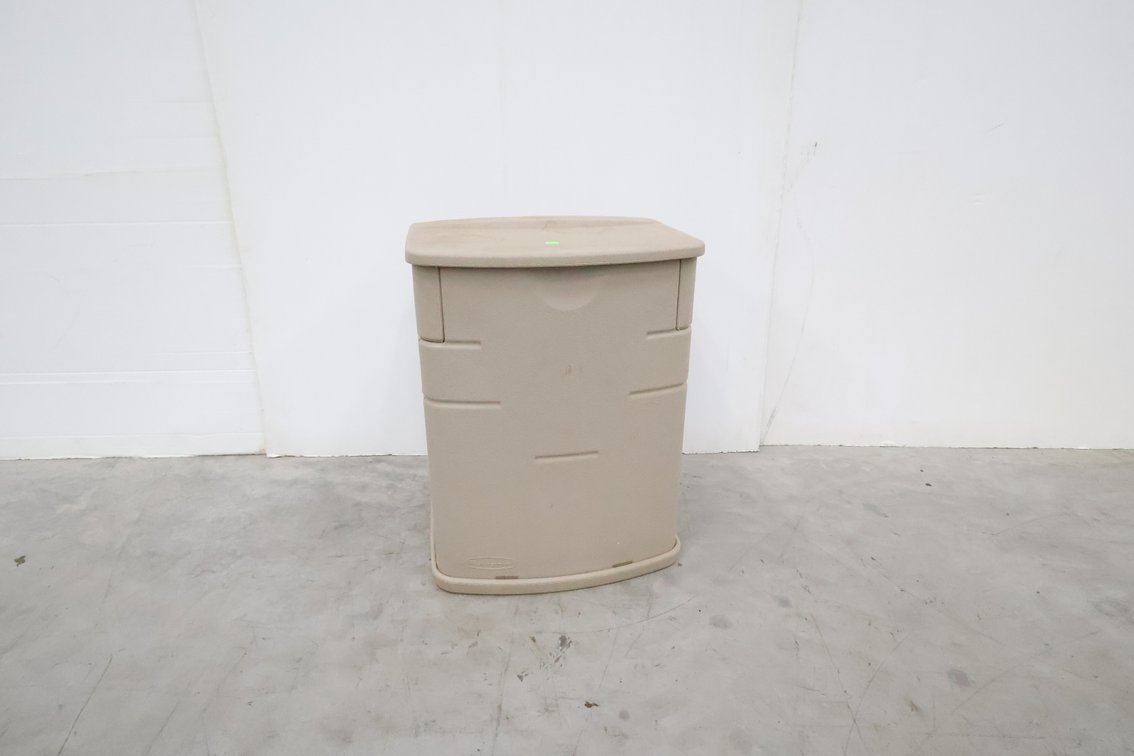 Rubbermaid Patio Storage