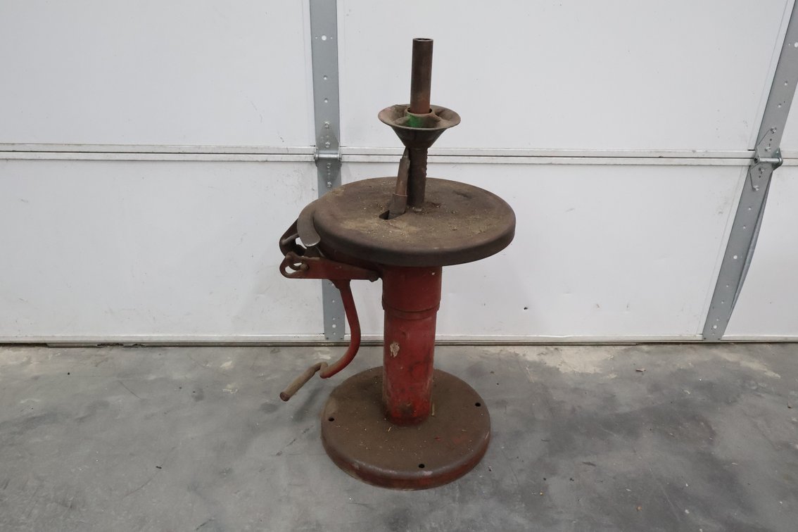 Vintage Manual Tire Changer