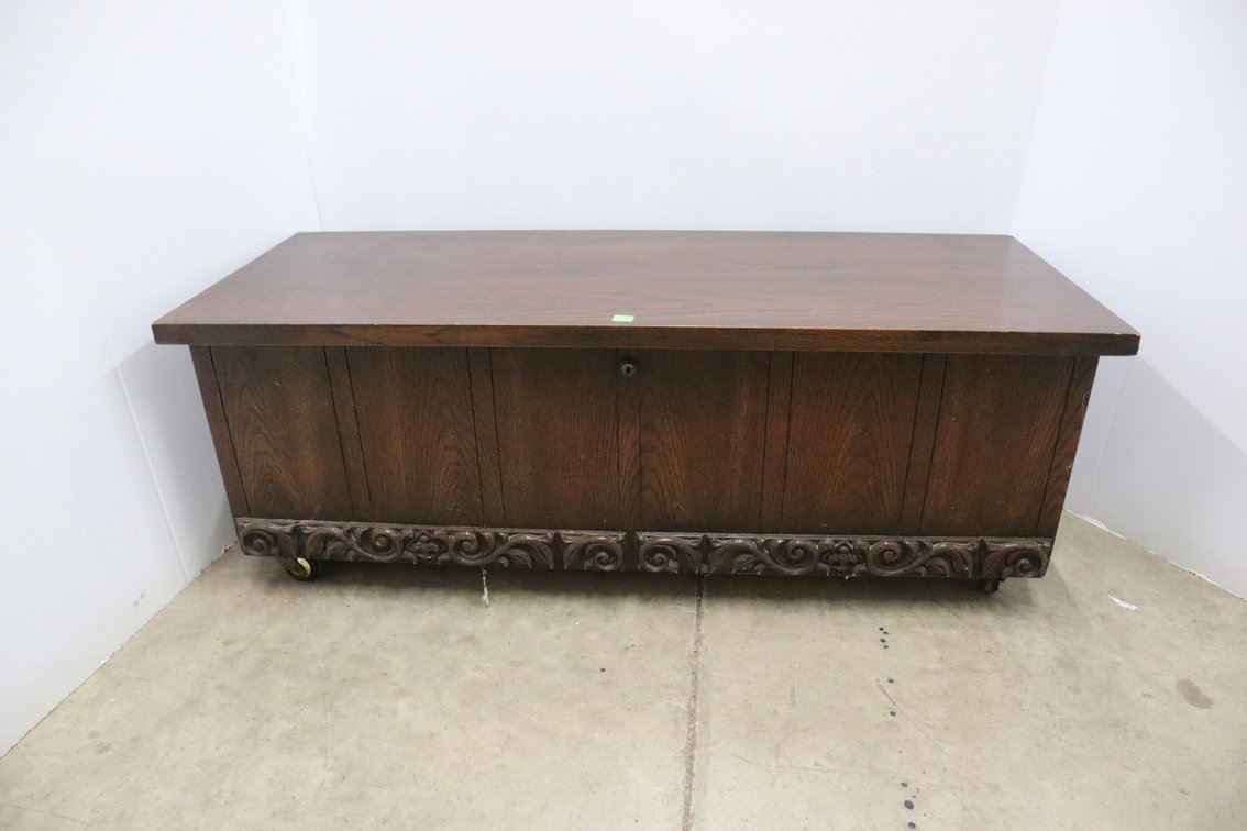 Lane Cedar Chest