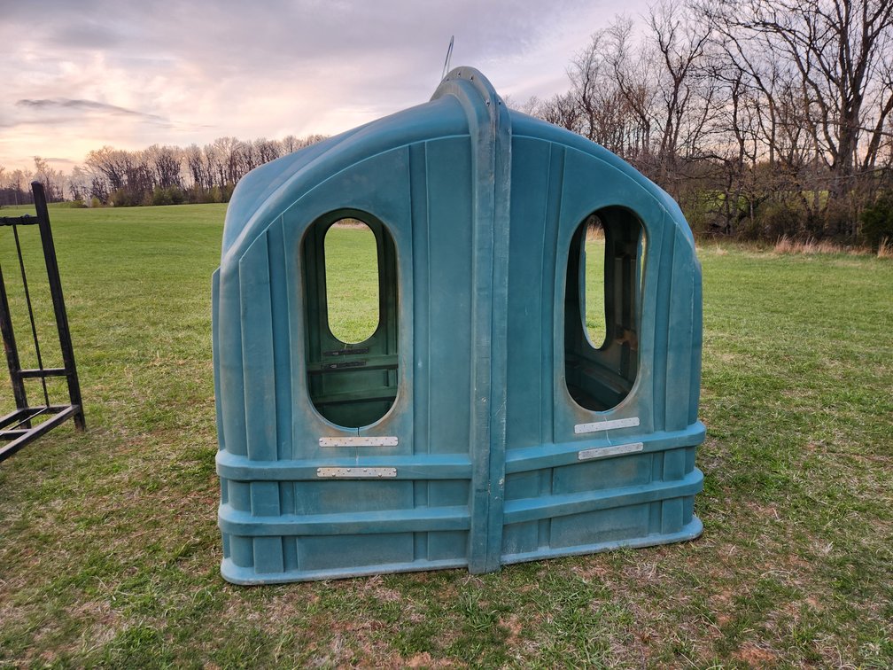 Hay Hut Bale Feeder