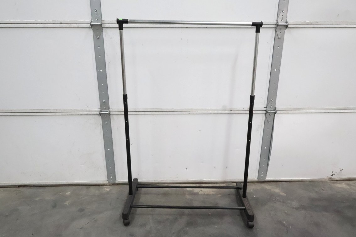 Adjustable Clothes Rack