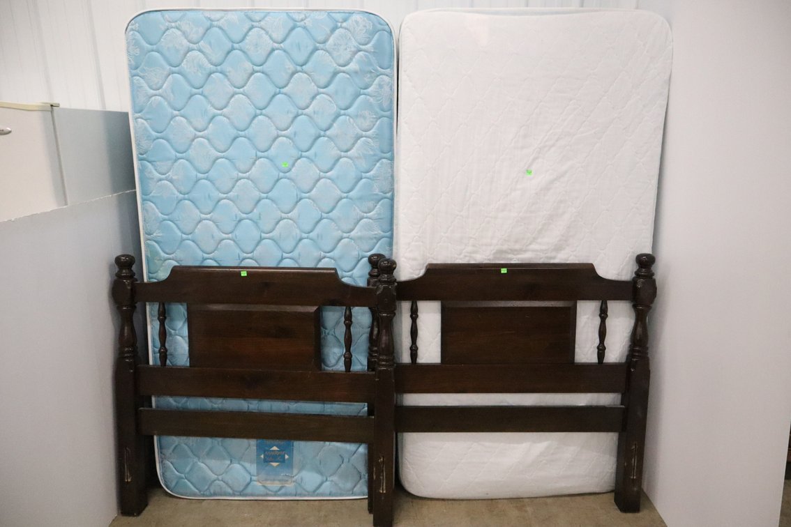 (2) Twin Beds