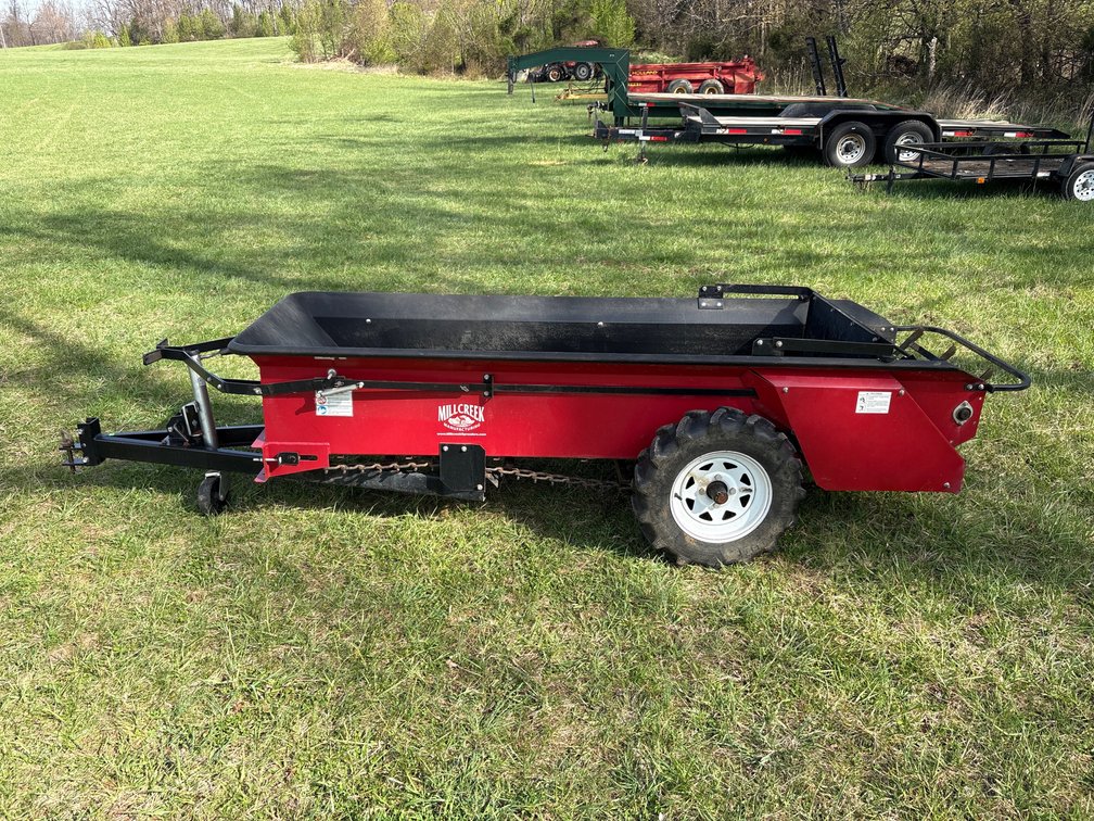 Millcreek 37+ Manure Spreader, ground driven