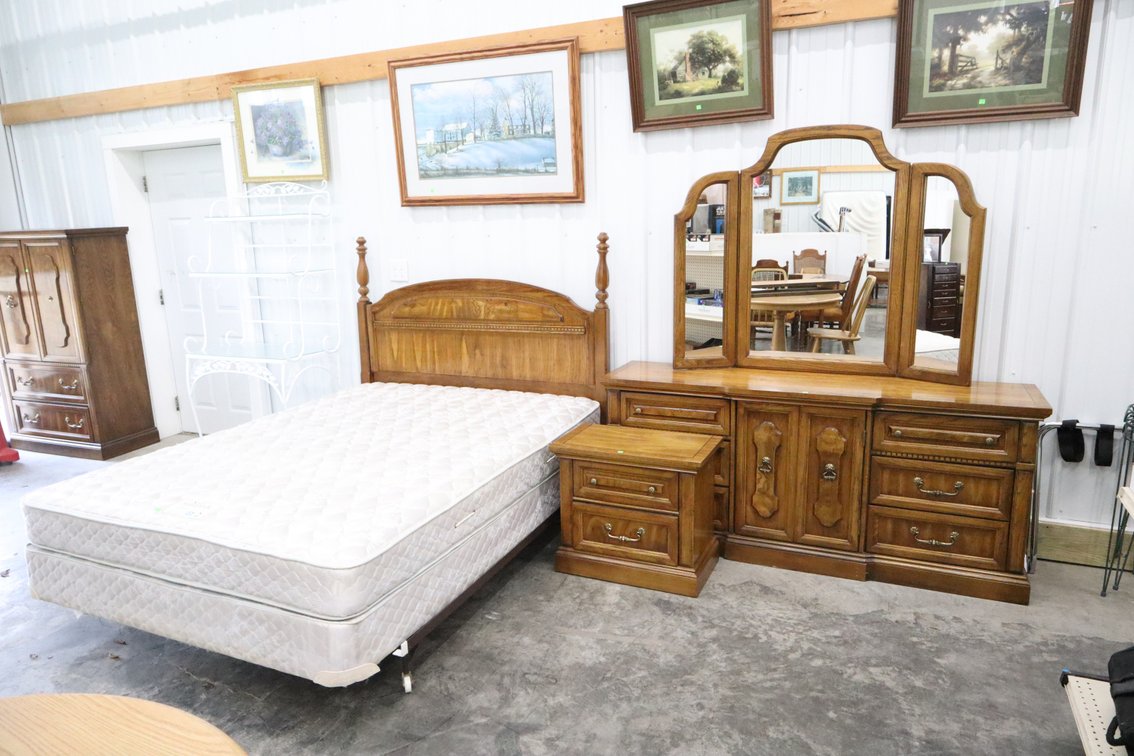 Queen Bedroom Set