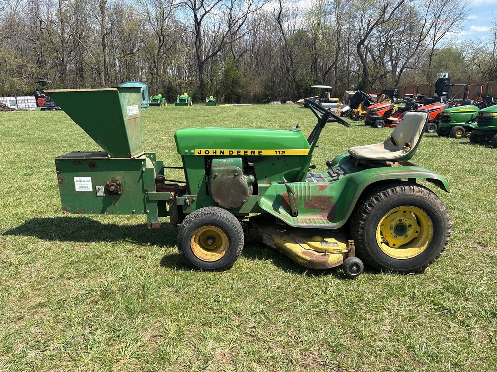 John Deere 112 Lawn Tractor