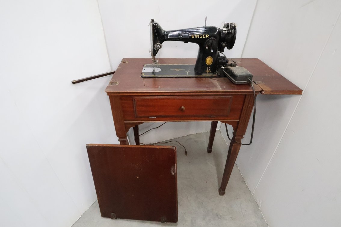 Singer Sewing Machine Table