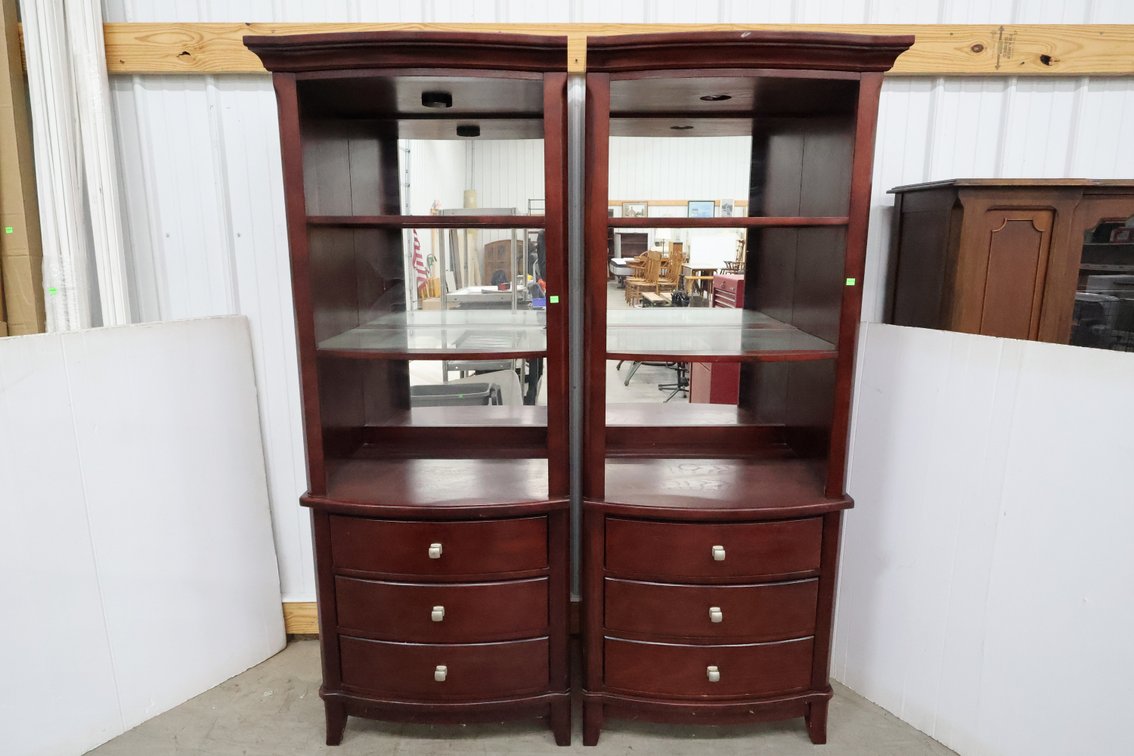 Display Cabinets / Shelves