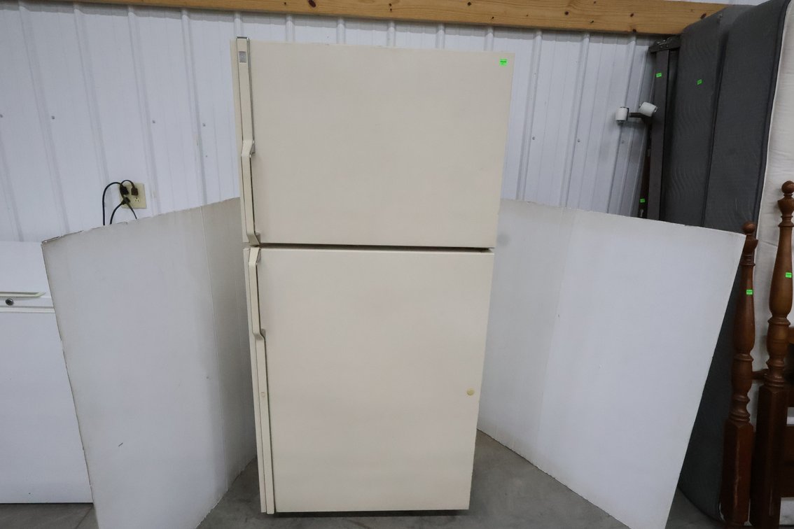 GE Refrigerator
