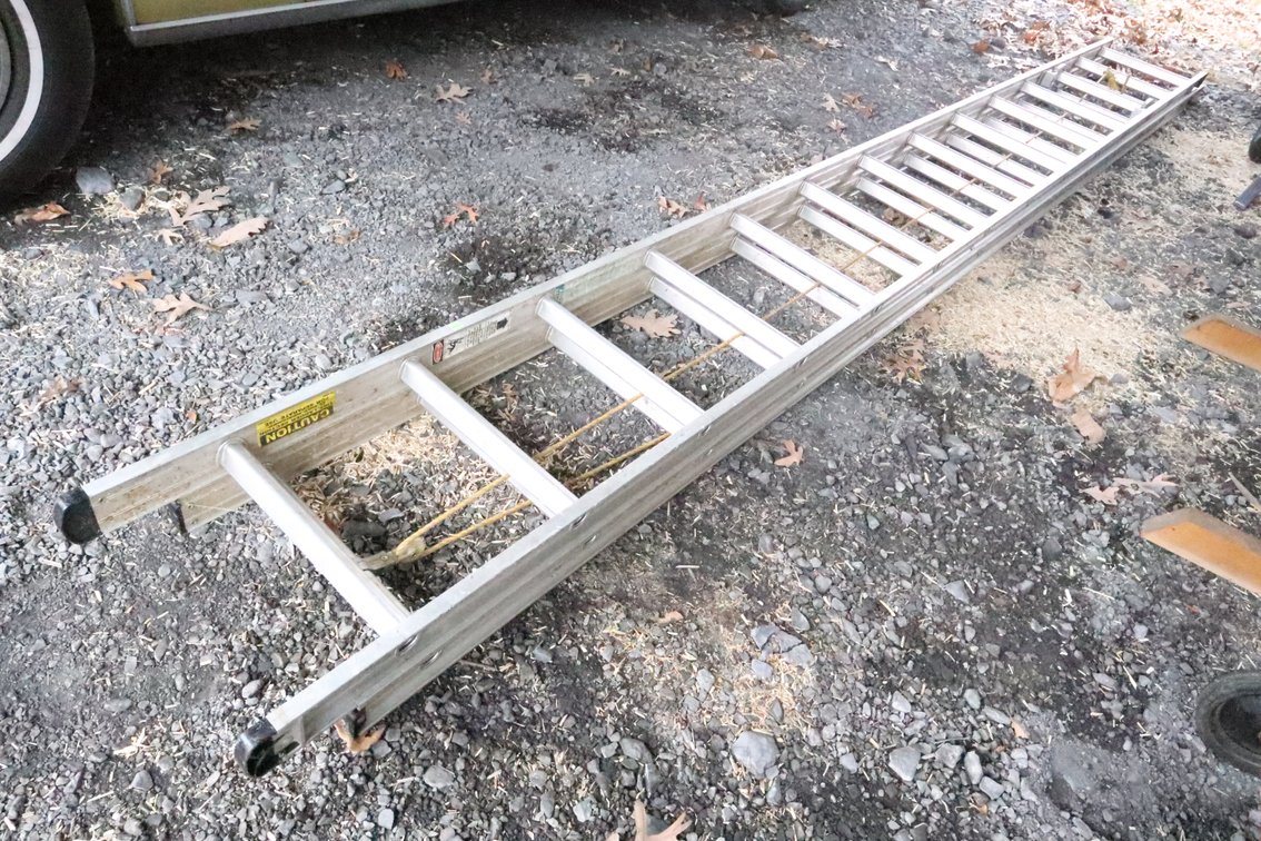 28 Ft Aluminum Extension Ladder